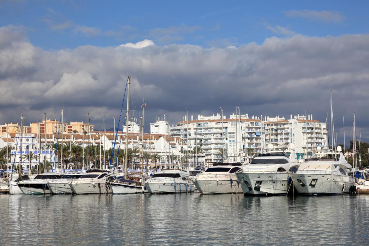 Estepona Seafront Apartment Eksteriør billede