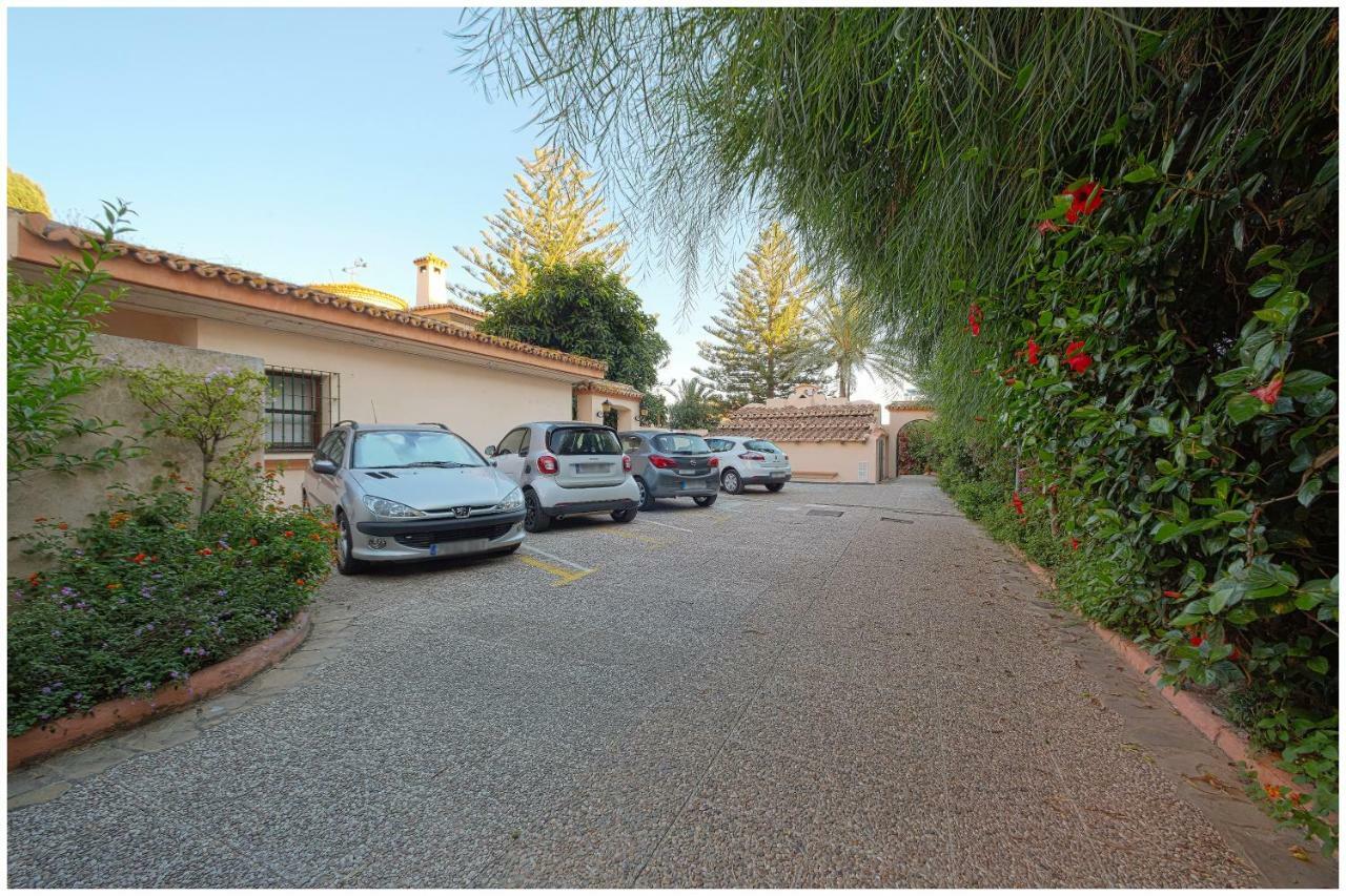 Estepona Seafront Apartment Eksteriør billede