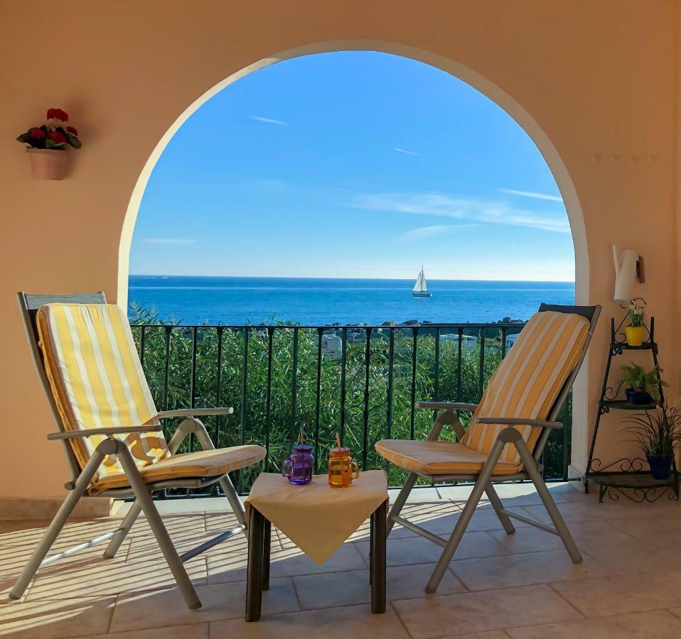 Estepona Seafront Apartment Eksteriør billede