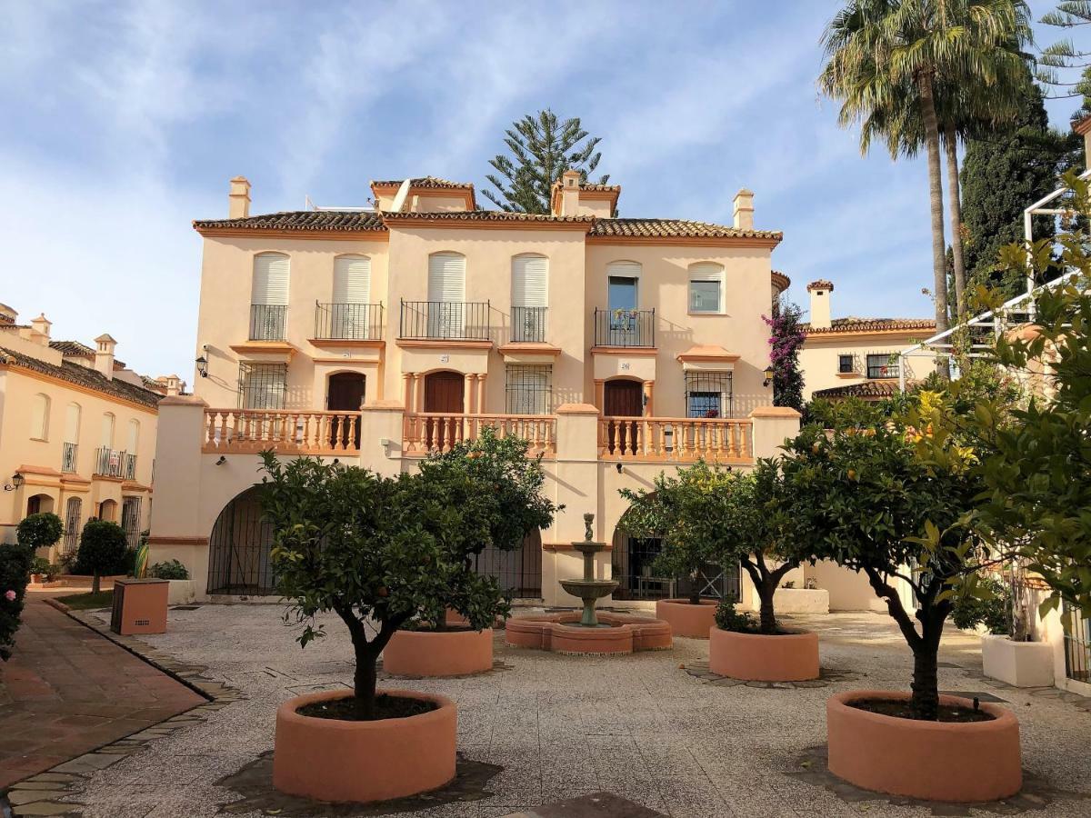 Estepona Seafront Apartment Eksteriør billede