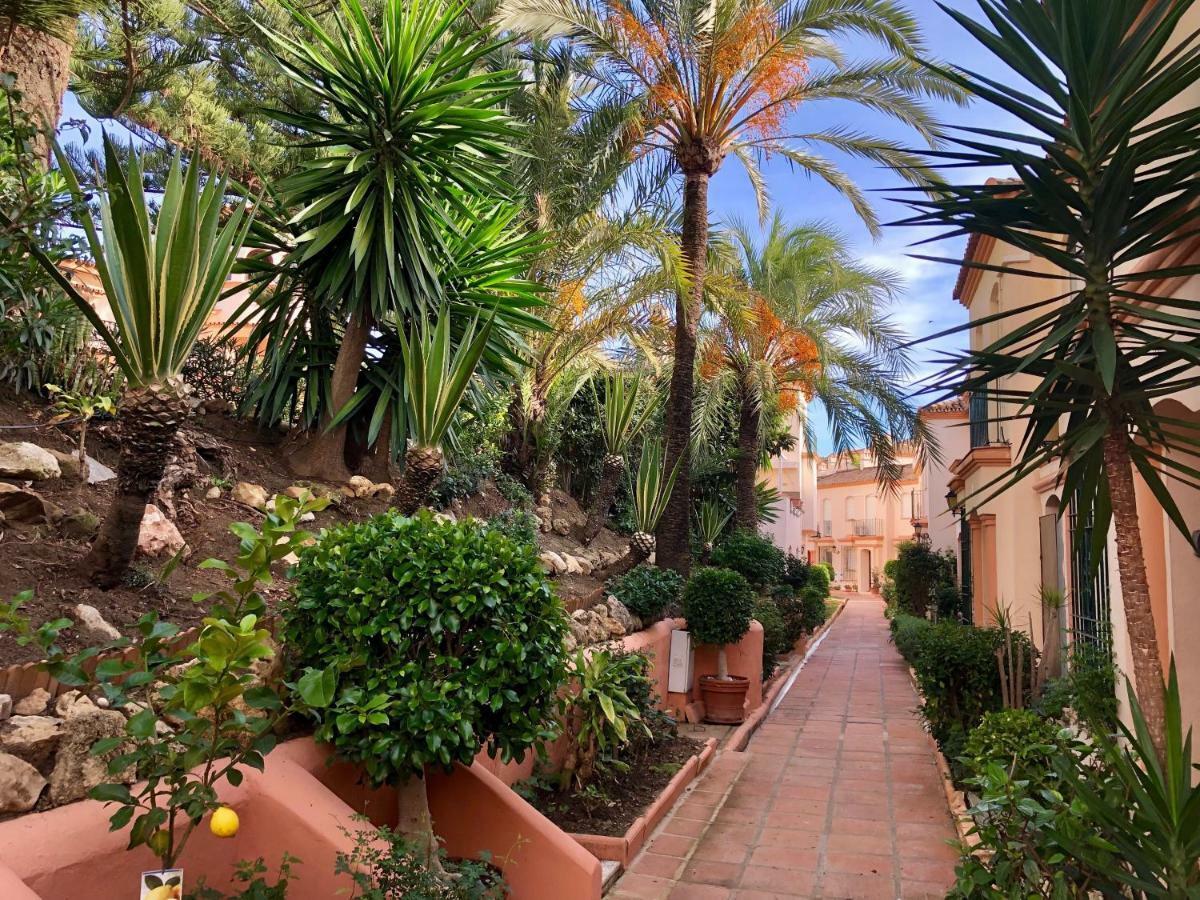 Estepona Seafront Apartment Eksteriør billede