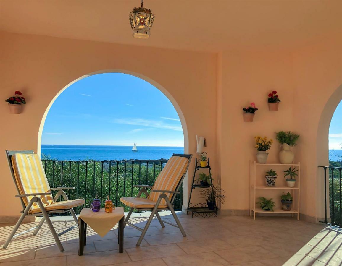 Estepona Seafront Apartment Eksteriør billede