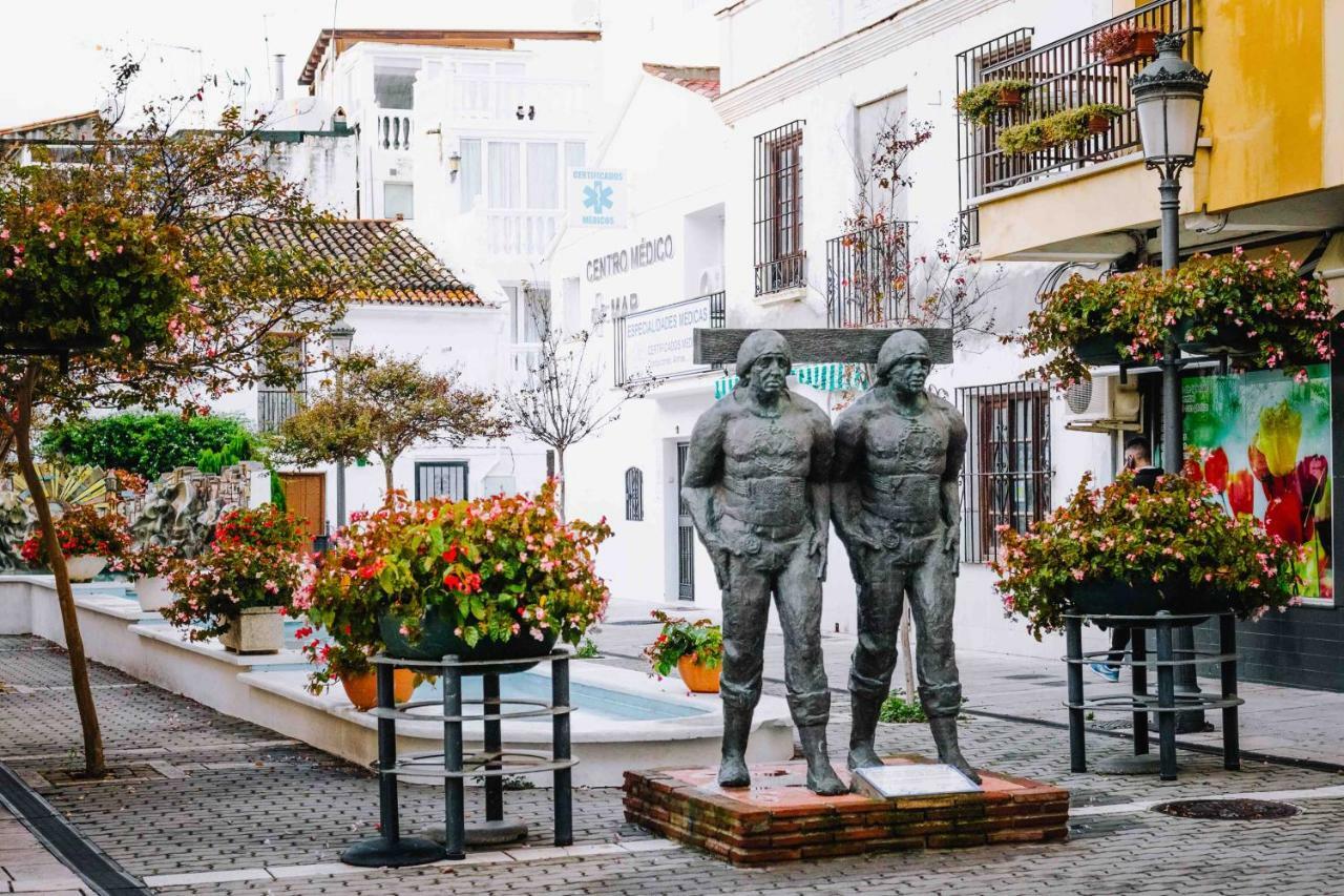 Estepona Seafront Apartment Eksteriør billede